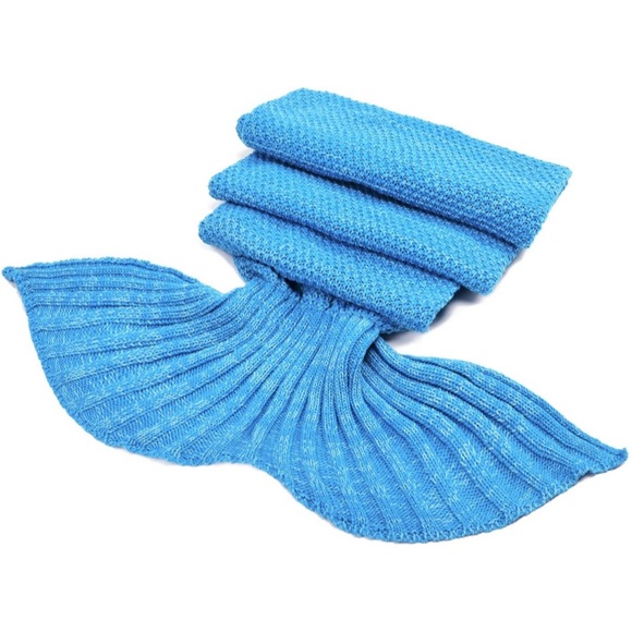 Laghcat mermaid tail blanket (blue) - Picture 3 of 10